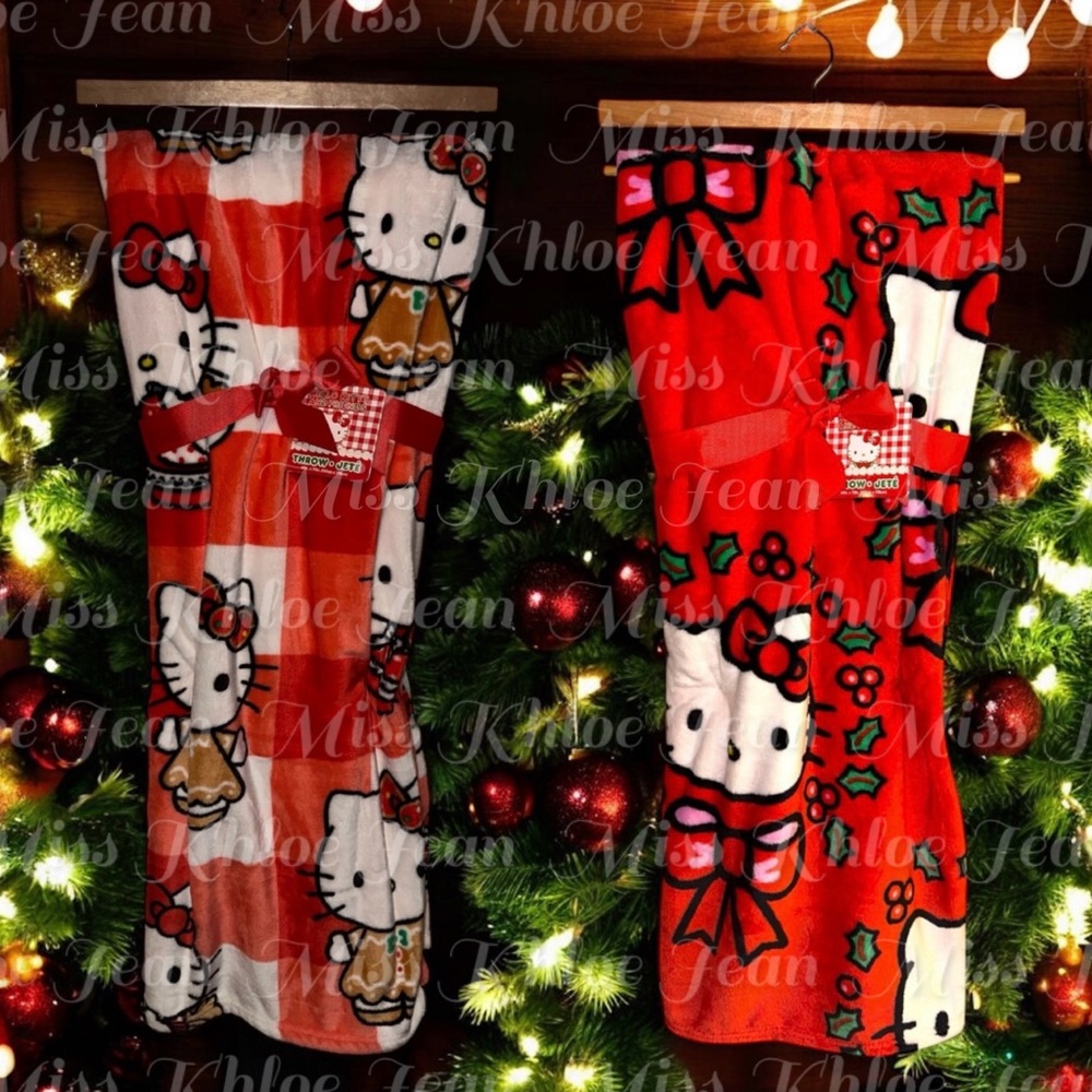 - Hello Kitty Christmas Throw Blanket Set